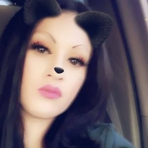 Meet your Posher, Desiree